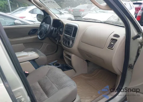 2004 Ford Escape Xlt from USA, damaged, VIN 1FMYU03194KA27246